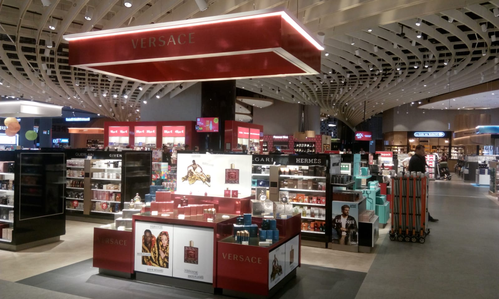 Level D_Zone 3_Versace_Podium_ (3)