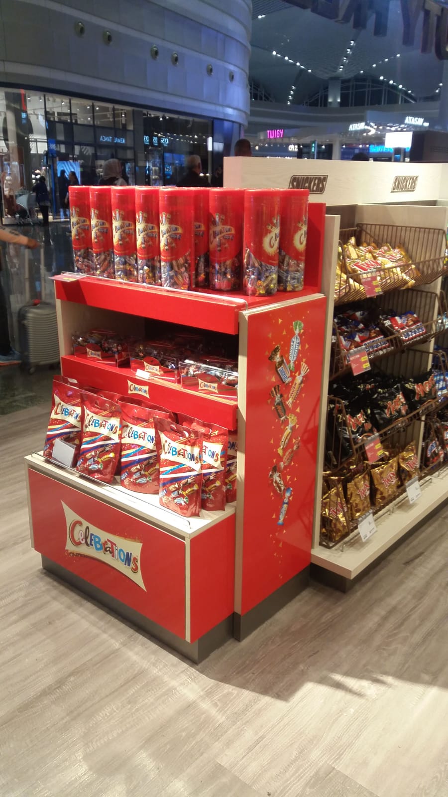 Level F&D_Celebrations_Hog_ (1)